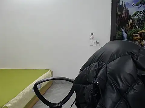 Snapshot of Love_bug15 chatting on January 21, 2025, 3:15 am Love bug15 online show from January 21, 2025, 3:15 am