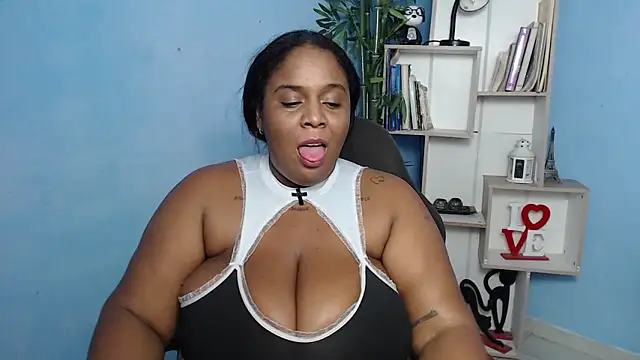 bbw charlote online show from January 11, 2025, 6:33 pm