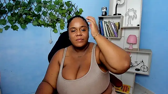 bbw charlote online show from December 4, 2025, 3:21 pm