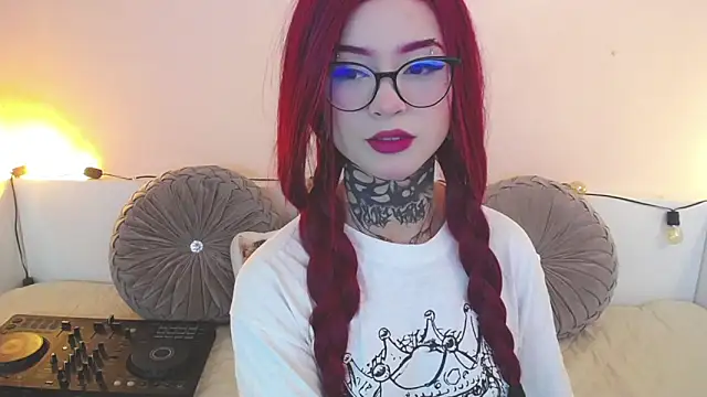Snapshot of Isabella__dark chatting on December 4, 2024, 9:13 pm Isabella dark online show from December 4, 2024, 9:13 pm