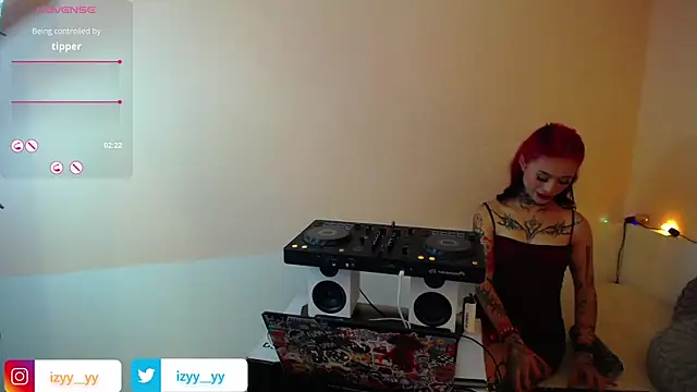 Snapshot of Isabella__dark chatting on December 14, 2024, 11:56 pm Isabella dark online show from December 14, 2024, 11:56 pm