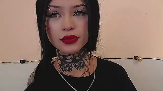Snapshot of Isabella__dark chatting on December 21, 2024, 12:20 am Isabella dark online show from December 21, 2024, 12:20 am