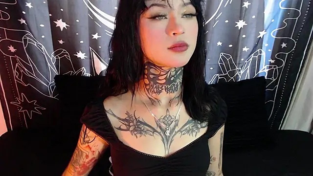 Snapshot of Isabella__dark chatting on January 13, 2025, 8:58 pm Isabella dark online show from January 13, 2025, 8:58 pm