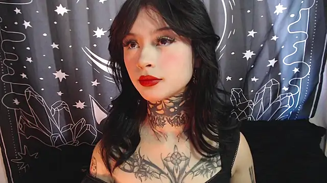 Snapshot of Isabella__dark chatting on January 18, 2025, 8:19 pm Isabella dark online show from January 18, 2025, 8:19 pm