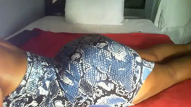 Snapshot of Esona5 chatting on October 29, 2025, 9:22 am Esona5 online show from October 29, 2025, 9:22 am