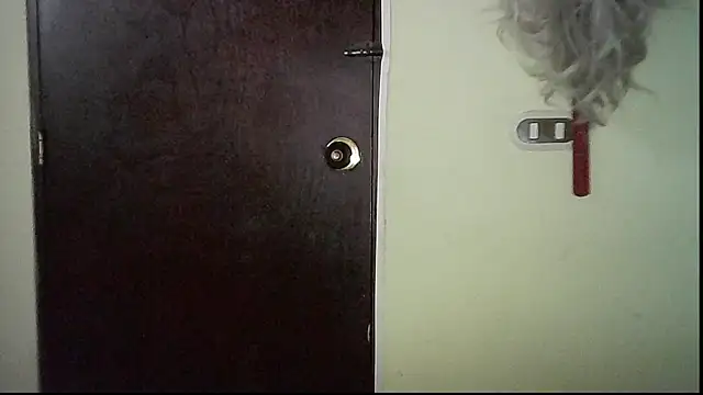 JuliaMack online show from October 17, 2025, 7:05 pm