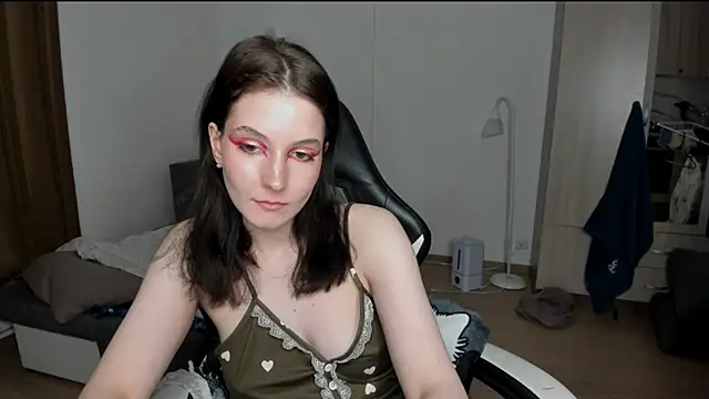 Snapshot of Bridget_fitness chatting on February 23, 2025, 2:35 pm Bridget fitness online show from February 23, 2025, 2:35 pm