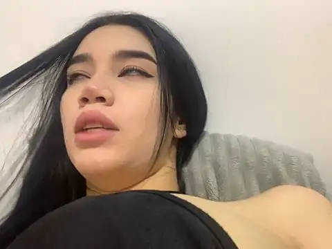 Ambar R0SSE online show from March 5, 2025, 2:57 am