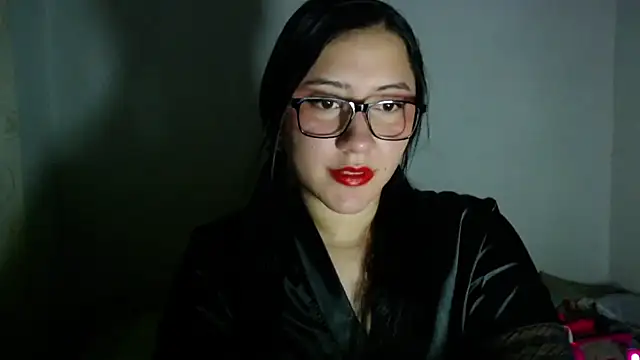 LuciaTomson online show from July 8, 2026, 4:06 am