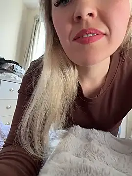 Snapshot of xxcurvyjessiexx chatting on November 2, 2025, 1:24 pm xxcurvyjessiexx online show from November 2, 2025, 1:24 pm