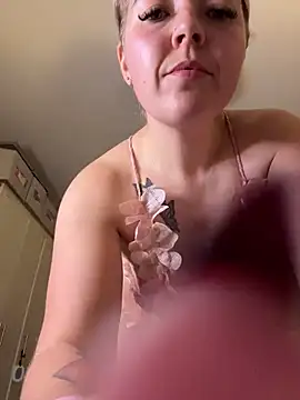 Snapshot of xxcurvyjessiexx chatting on November 3, 2025, 7:59 pm xxcurvyjessiexx online show from November 3, 2025, 7:59 pm