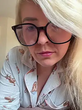 xxcurvyjessiexx online show from March 29, 2026, 10:48 am