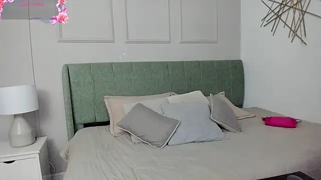 Sussanewolf online show from March 19, 2026, 12:20 pm