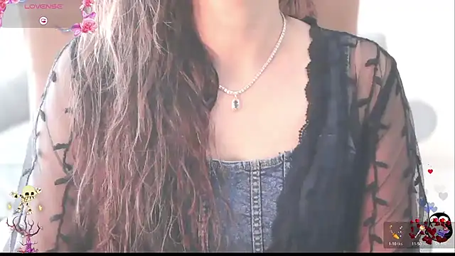 Snapshot of _Blue_Ruubyy_ chatting on November 27, 2025, 11:01 am Blue Ruubyy online show from November 27, 2025, 11:01 am