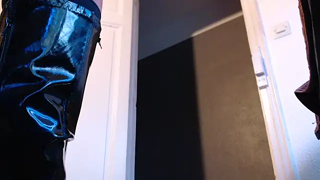 rustoffxh online show from October 31, 2025, 6:09 pm