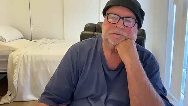 Drummajor online show from March 7, 2025, 6:22 pm