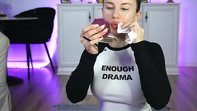 Snapshot of ivyleague_ chatting on October 26, 2025, 5:02 am ivyleague online show from October 26, 2025, 5:02 am