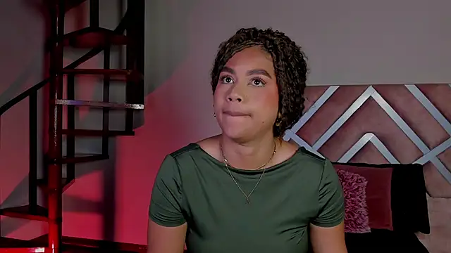 nayah   online show from September 27, 2025, 7:52 pm