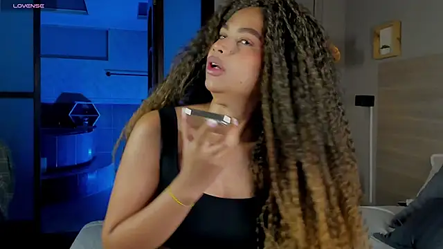 nayah   online show from October 7, 2025, 7:22 pm