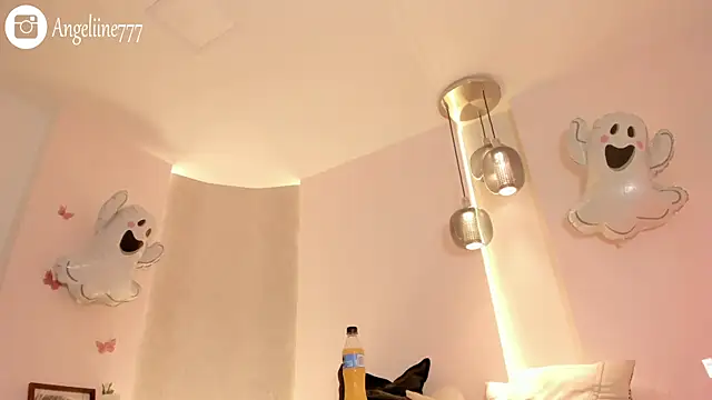 angeline-777 online show from October 29, 2025, 1:13 pm