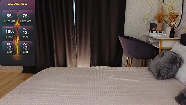 Snapshot of YourSweetDream_ chatting on December 13, 2024, 8:20 am YourSweetDream online show from December 13, 2024, 8:20 am