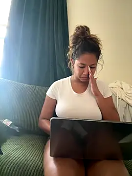 VanessaBling online show from October 2, 2025, 8:38 pm