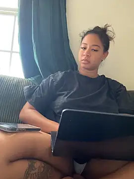 VanessaBling online show from December 18, 2025, 4:02 pm