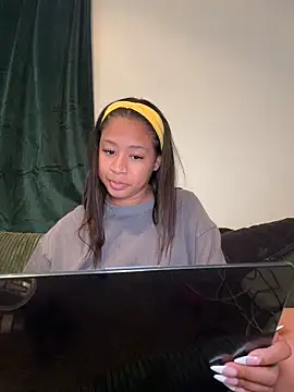 VanessaBling online show from February 17, 2026, 1:46 am