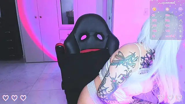 Kat riina online show from November 30, 2025, 7:51 pm