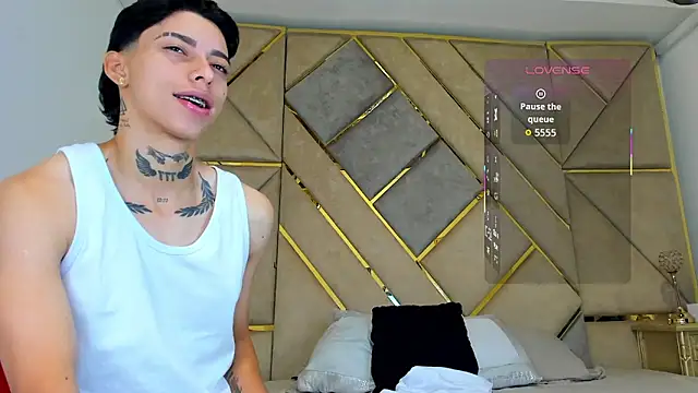 AmberAdams  online show from October 14, 2025, 1:01 pm