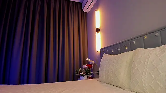 Amazing  bitch online show from January 7, 2026, 7:27 pm