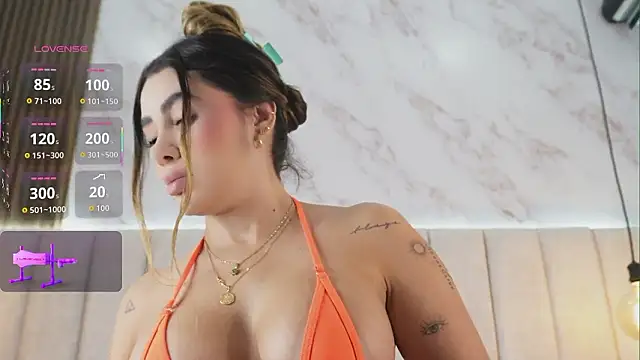 Snapshot of Annyy_Rosse chatting on January 17, 2026, 4:50 am Annyy Rosse online show from January 17, 2026, 4:50 am