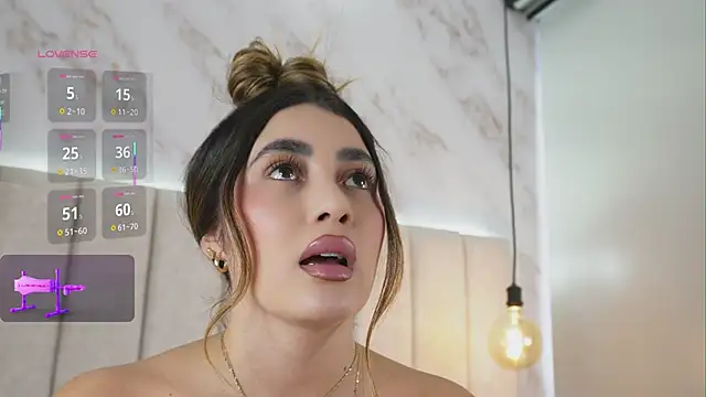 Snapshot of Annyy_Rosse chatting on January 17, 2026, 4:54 pm Annyy Rosse online show from January 17, 2026, 4:54 pm