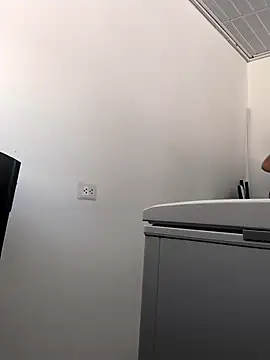 Francesca ferrari online show from November 24, 2025, 7:24 pm