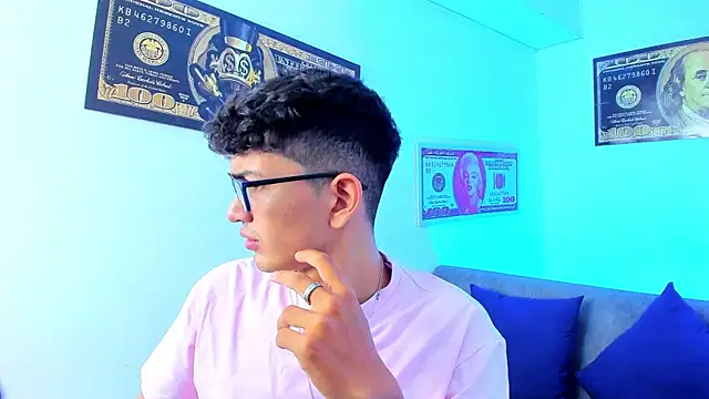 TylerWhite  online show from January 18, 2025, 2:47 am