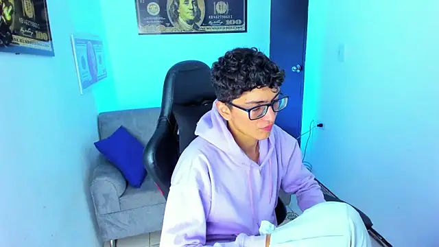 TylerWhite  online show from February 12, 2025, 2:56 am