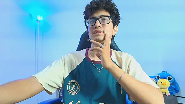 TylerWhite  online show from October 2, 2025, 3:46 am