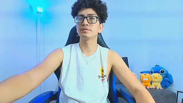 TylerWhite  online show from November 7, 2025, 3:39 am