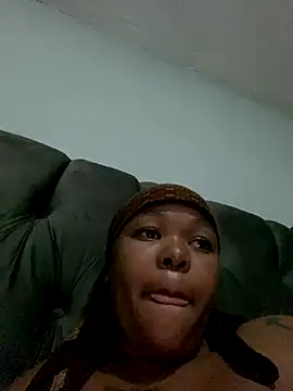 Mandy-101 online show from November 23, 2025, 5:02 pm