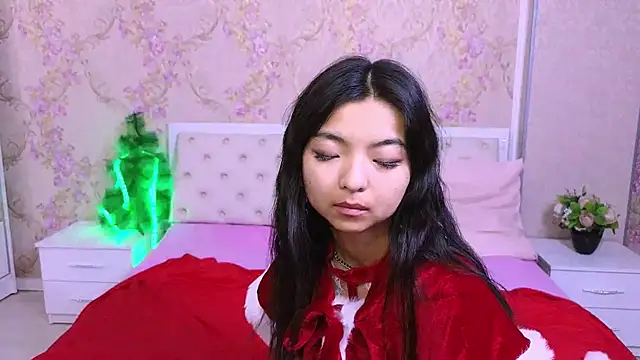 Shy Kira online show from December 12, 2024, 6:53 pm