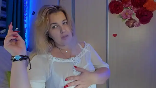 CoraSwon online show from October 8, 2025, 7:00 pm