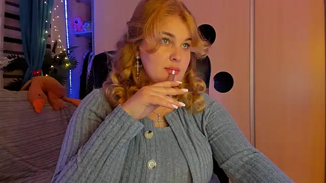 Snapshot of CoraSwon chatting on February 8, 2026, 4:21 pm CoraSwon online show from February 8, 2026, 4:21 pm