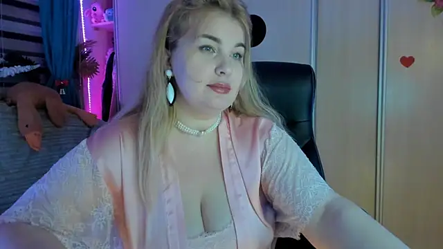 Snapshot of CoraSwon chatting on February 18, 2026, 4:47 pm CoraSwon online show from February 18, 2026, 4:47 pm