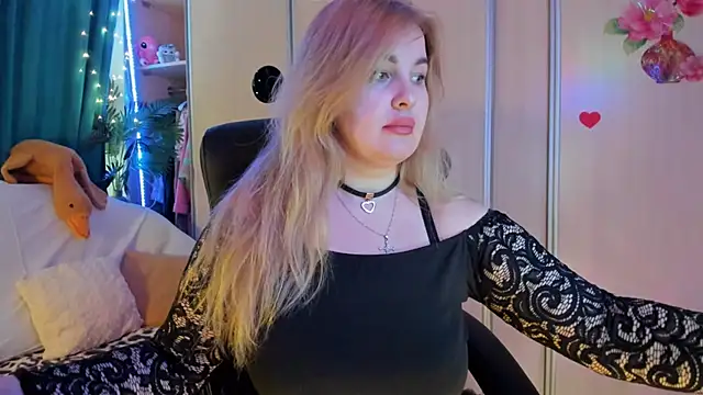 Snapshot of CoraSwon chatting on February 23, 2026, 6:55 am CoraSwon online show from February 23, 2026, 6:55 am