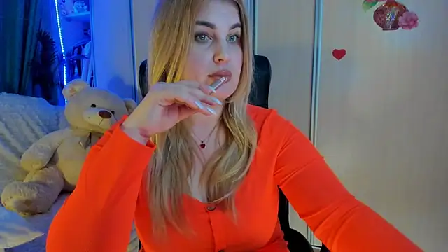 CoraSwon online show from April 10, 2026, 5:39 pm