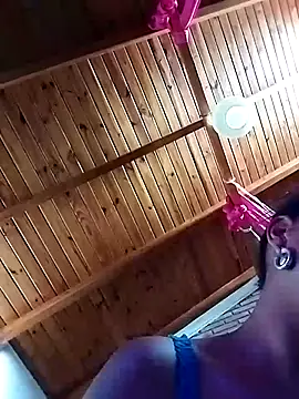 Snapshot of littlebrunett chatting on February 10, 2026, 11:36 am littlebrunett online show from February 10, 2026, 11:36 am