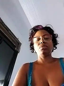 Snapshot of littlebrunett chatting on March 8, 2026, 1:48 pm littlebrunett online show from March 8, 2026, 1:48 pm