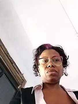 Snapshot of littlebrunett chatting on March 9, 2026, 1:48 pm littlebrunett online show from March 9, 2026, 1:48 pm