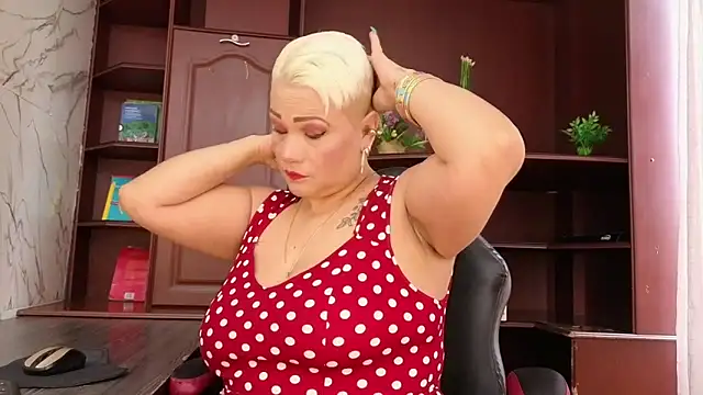 GianellaCox  online show from December 4, 2025, 2:59 pm