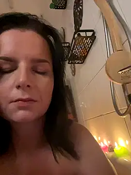 Off  Melonenmandy online show from November 23, 2025, 4:29 pm